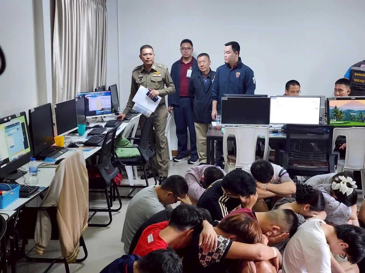 Cảnh sát Thái Lan triệt phá nhóm lừa đảo người Việt trong khu đô thị cao cấp ở Bangkok: Hoạt động phức tạp, thu tới 32 tỷ đồng mỗi tháng- Ảnh 2. Cảnh sát Thái Lan triệt phá nhóm lừa đảo người Việt trong khu đô thị cao cấp ở Bangkok: Hoạt động phức tạp, thu tới 32 tỷ đồng mỗi tháng- Ảnh 2.