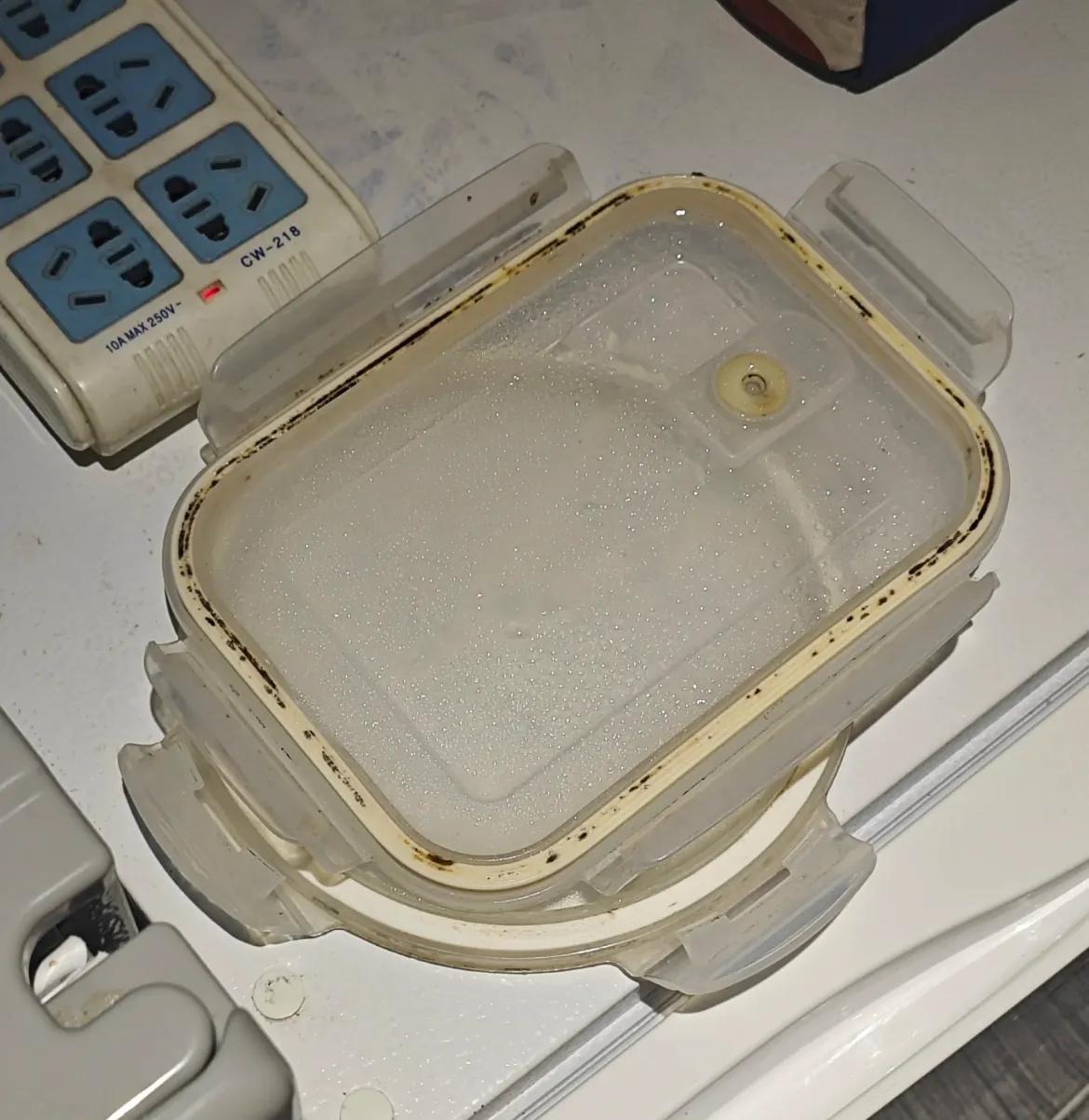 Nói với bố mẹ bạn: Đây là 5 thói quen rửa bát Nói với bố mẹ bạn: Đây là 5 thói quen rửa bát