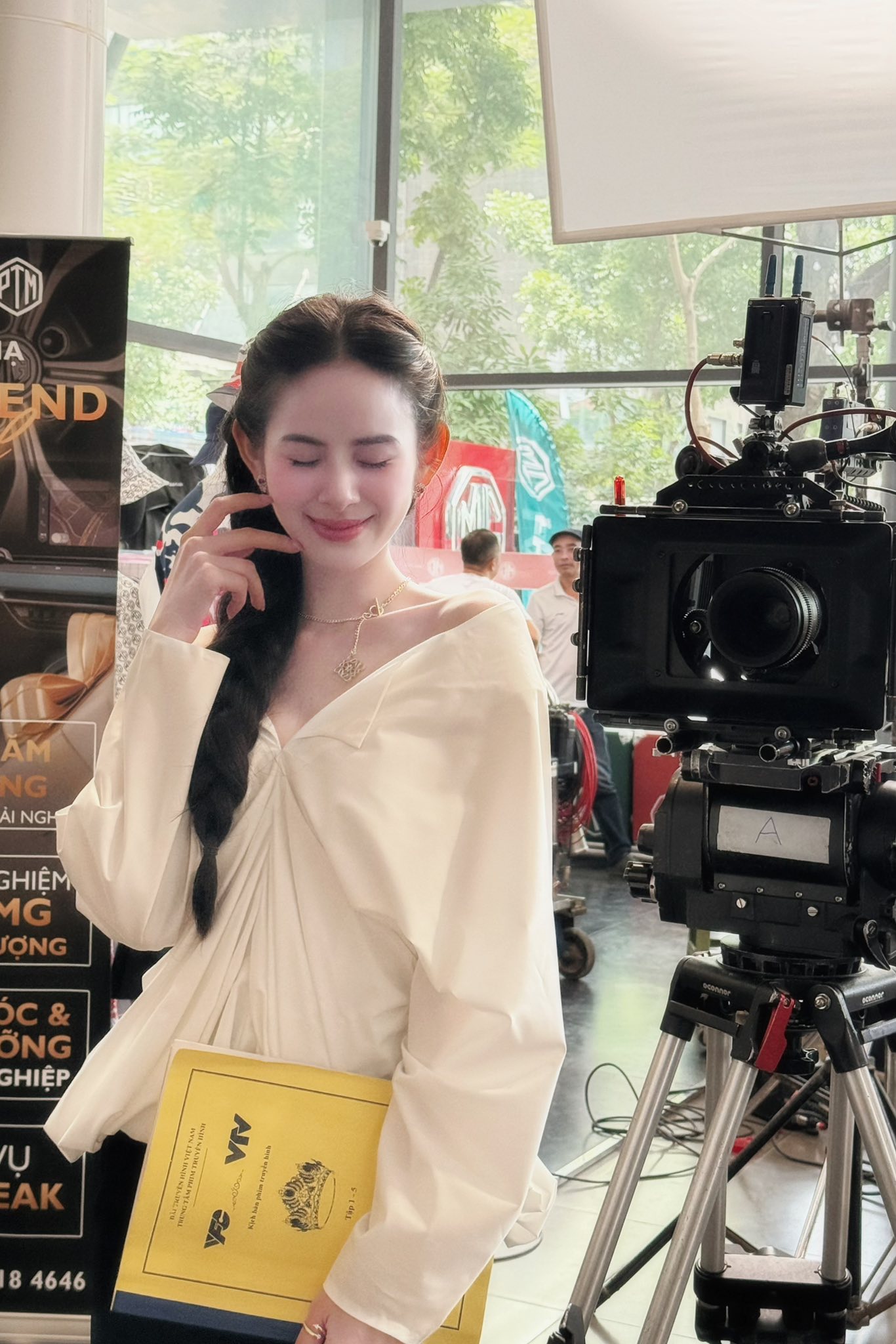 2 nàng dâu hào môn hot nhất Vbiz có đặc điểm tướng tai lạ khiến ai cũng tò mò- Ảnh 4. 2 nàng dâu hào môn hot nhất Vbiz có đặc điểm tướng tai lạ khiến ai cũng tò mò- Ảnh 4.