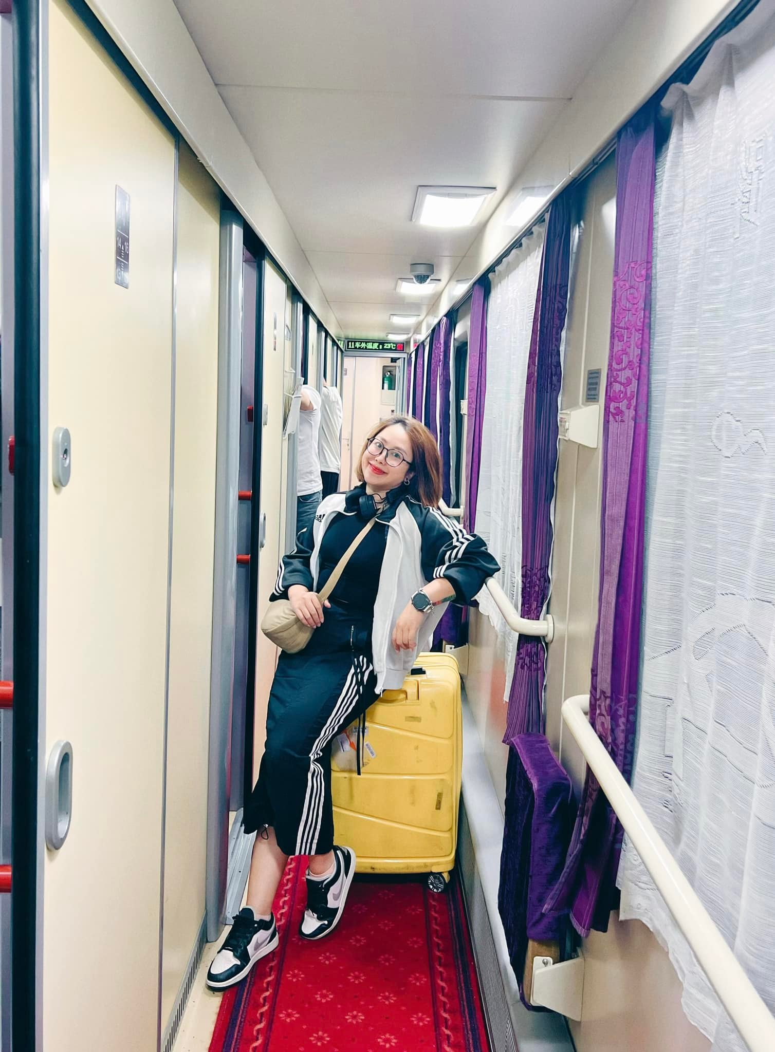 Chuyến tàu chạy gần 2000km, đi mất 2 ngày: Du khách nhận xét "Như một giấc mơ"- Ảnh 8. Chuyến tàu chạy gần 2000km, đi mất 2 ngày: Du khách nhận xét "Như một giấc mơ"- Ảnh 8.