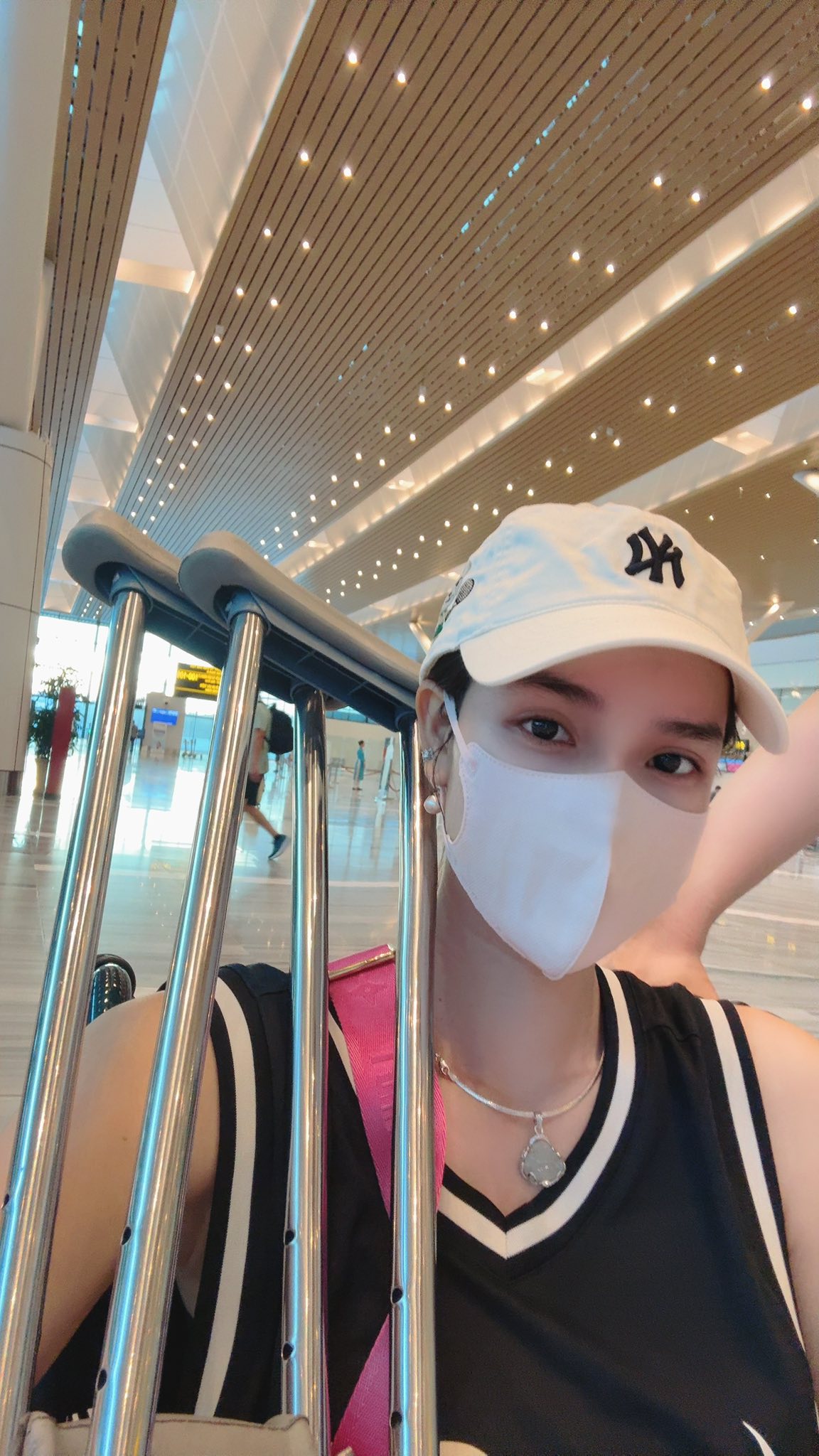 Tình cảnh đáng thương của Kỳ Hân sau vụ gãy chân trên sân pickleball, vẫn chưa thể đi lại bình thường- Ảnh 1. Tình cảnh đáng thương của Kỳ Hân sau vụ gãy chân trên sân pickleball, vẫn chưa thể đi lại bình thường- Ảnh 1.