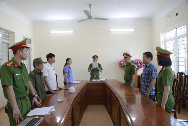 Chủ tịch UBND xã Nguyễn Văn Hưng bị bắt vì tội gì?- Ảnh 1. Chủ tịch UBND xã Nguyễn Văn Hưng bị bắt vì tội gì?- Ảnh 1.