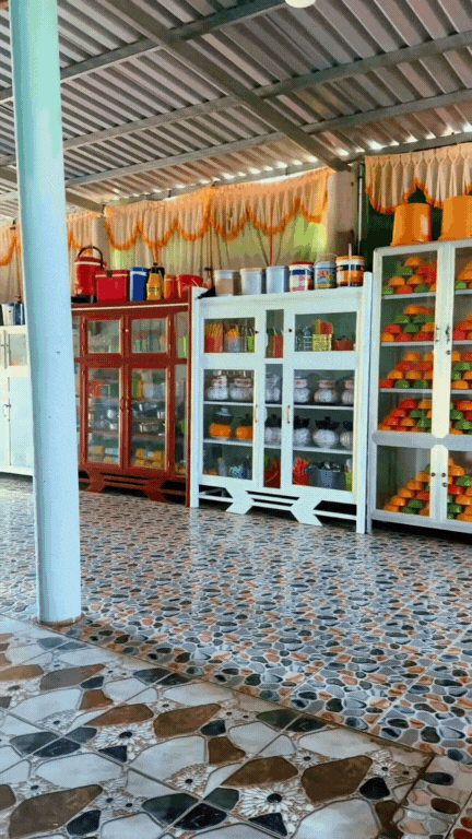 Ghé bếp miền Tây sạch đến ngỡ ngàng: Dù nấu củi vẫn gọn tinh tươm, không một vết bẩn, hút hàng triệu lượt xem- Ảnh 3. Ghé bếp miền Tây sạch đến ngỡ ngàng: Dù nấu củi vẫn gọn tinh tươm, không một vết bẩn, hút hàng triệu lượt xem- Ảnh 3.