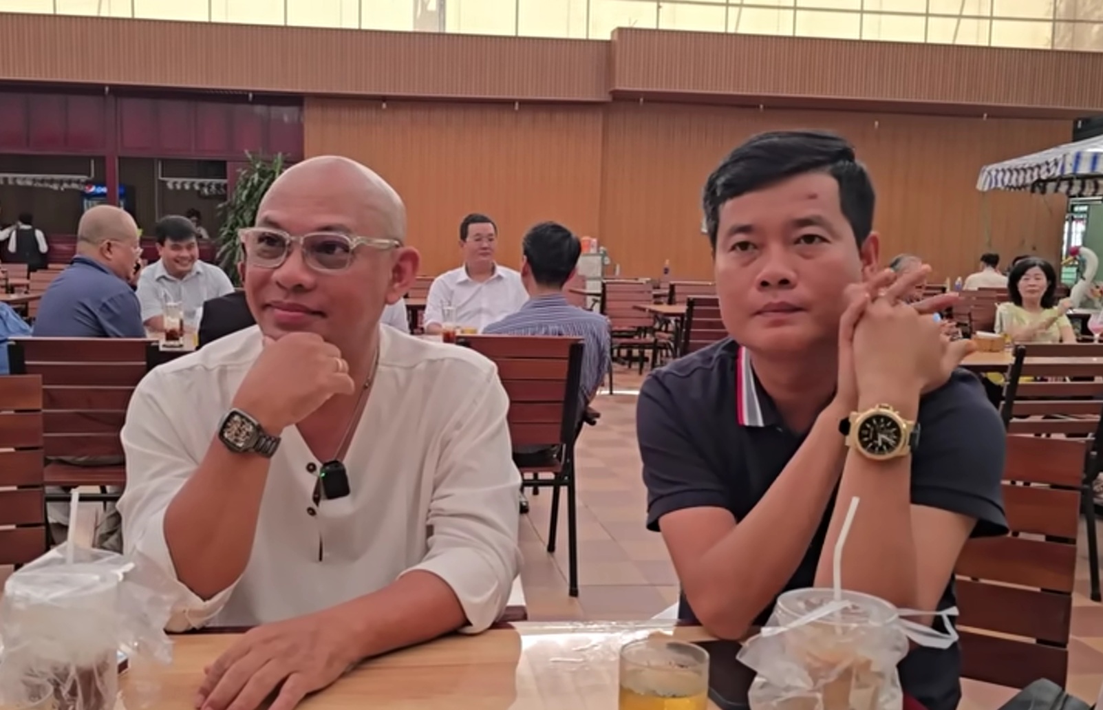 Hai trùm Điền Quân tái ngộ sau phá sản: Buôn bán khó khăn, không có miếng đất nào- Ảnh 1. Hai trùm Điền Quân tái ngộ sau phá sản: Buôn bán khó khăn, không có miếng đất nào- Ảnh 1.