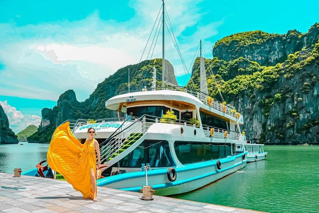 Khách Tây thốt lên về 1 địa danh nổi tiếng của Việt Nam: Đây là nơi chúng tôi ngắm hoàng hôn đẹp nhất- Ảnh 8. Khách Tây thốt lên về 1 địa danh nổi tiếng của Việt Nam: Đây là nơi chúng tôi ngắm hoàng hôn đẹp nhất- Ảnh 8.