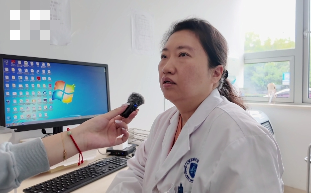 Người phụ nữ bỗng ho ra máu sau khi đi ra từ nhà tắm: Bác sĩ nói “hành động này tạo ra khí độc”- Ảnh 2. Người phụ nữ bỗng ho ra máu sau khi đi ra từ nhà tắm: Bác sĩ nói “hành động này tạo ra khí độc”- Ảnh 2.