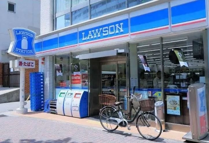 Lawson – Từ cửa hàng sữa đến đế chế tiện lợi của Nhật Bản: Hiện có 14.600 cửa hàng trong nước, nhắm tăng trưởng 30% doanh thu/ngày, Trung Quốc, ĐNÁ là mục tiêu tiếp theo- Ảnh 1. Lawson – Từ cửa hàng sữa đến đế chế tiện lợi của Nhật Bản: Hiện có 14.600 cửa hàng trong nước, nhắm tăng trưởng 30% doanh thu/ngày, Trung Quốc, ĐNÁ là mục tiêu tiếp theo- Ảnh 1.
