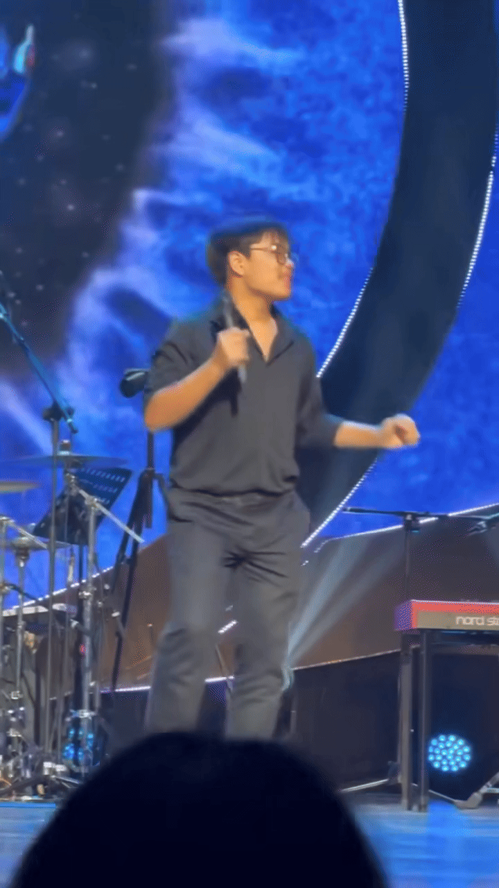 Diện mạo gây sốc của Bi Béo - con trai Cục Trưởng Xuân Bắc, đứng chung sân khấu khiến “dì Lệ” chỉ còn cái tên- Ảnh 3. Diện mạo gây sốc của Bi Béo - con trai Cục Trưởng Xuân Bắc, đứng chung sân khấu khiến “dì Lệ” chỉ còn cái tên- Ảnh 3.
