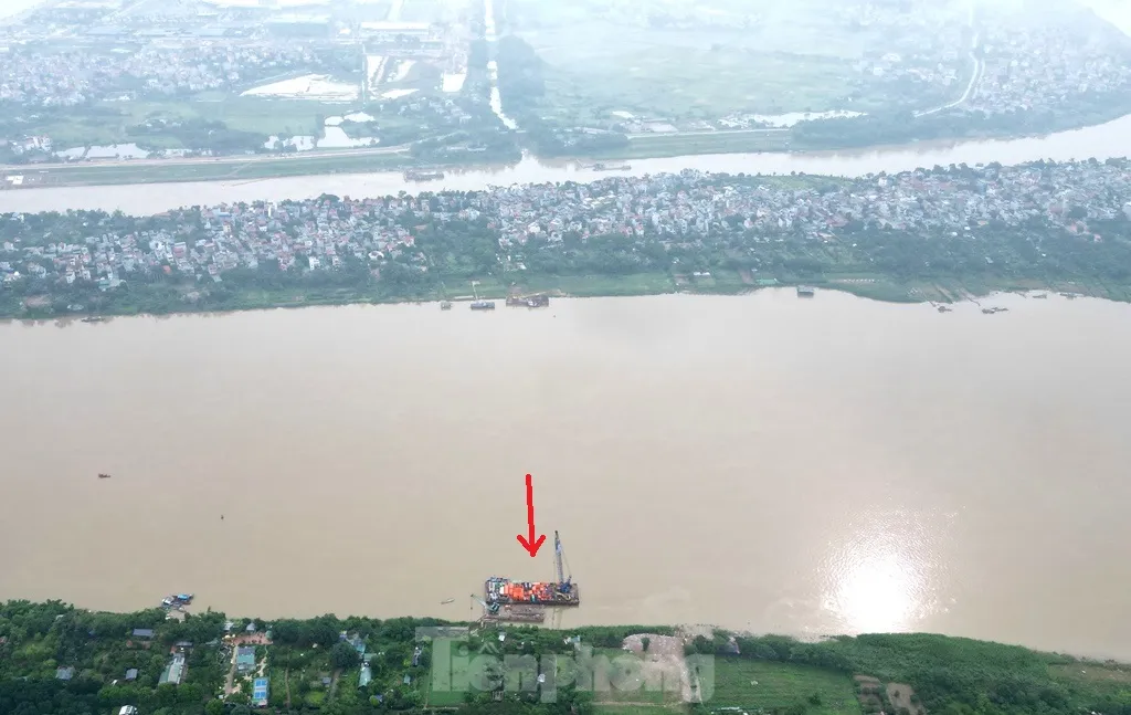 Hiện trường dự án cầu Tứ Liên phía nội thành vẫn 'nằm yên'- Ảnh 1.