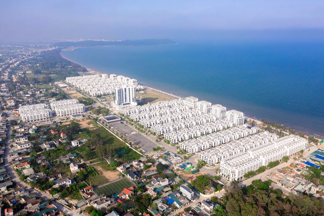 Du lịch Sầm Sơn hè bùng nổ với sự kiện “Sea the Soul” của Văn Phú- Ảnh 4. Du lịch Sầm Sơn hè bùng nổ với sự kiện “Sea the Soul” của Văn Phú- Ảnh 4.