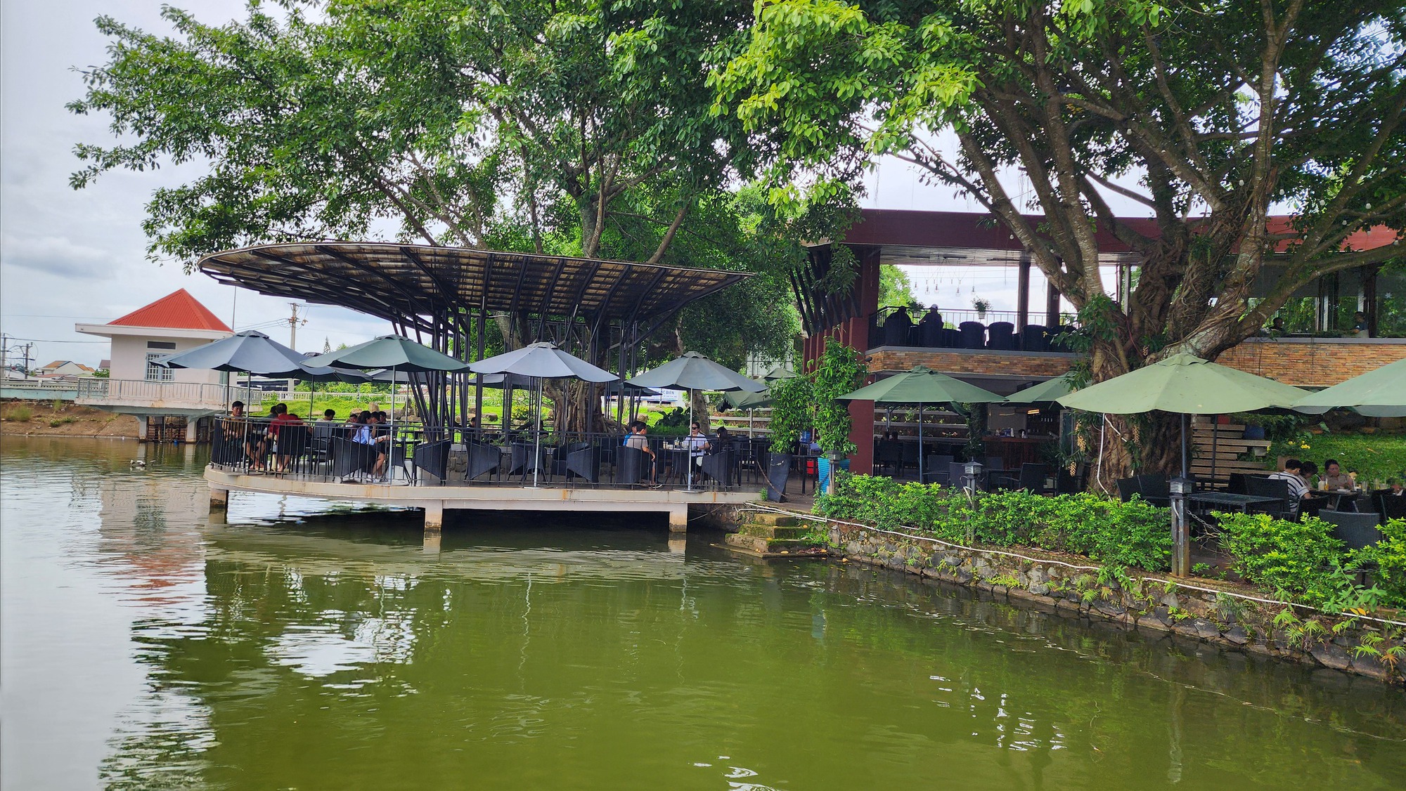 Cận cảnh khu "đất vàng" công viên thành đất… tư!- Ảnh 5. Cận cảnh khu "đất vàng" công viên thành đất… tư!- Ảnh 5.