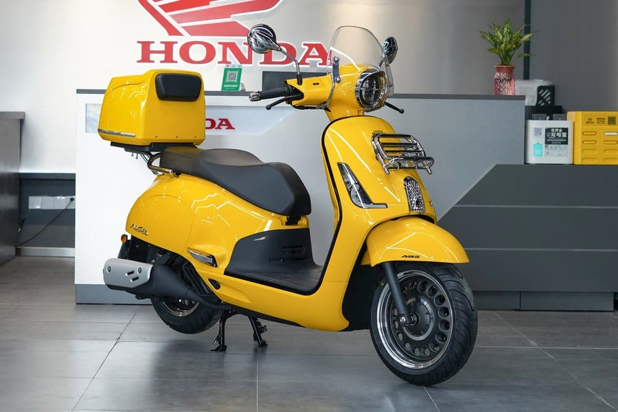 Cực phẩm xe ga giá rẻ của Honda mở bán: Trang bị ngang SH, camera hành trình - chốt hơn 20.000 đơn trong 1 giờ- Ảnh 2. Cực phẩm xe ga giá rẻ của Honda mở bán: Trang bị ngang SH, camera hành trình - chốt hơn 20.000 đơn trong 1 giờ- Ảnh 2.