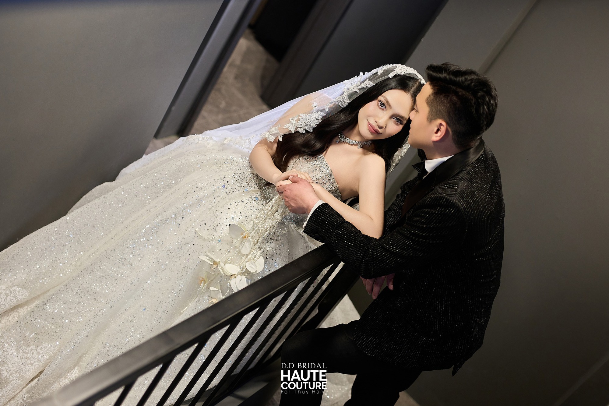 HOT: Hoa hậu 99 Vbiz rục rịch làm đám cưới với bạn trai Phó giám đốc- Ảnh 5. HOT: Hoa hậu 99 Vbiz rục rịch làm đám cưới với bạn trai Phó giám đốc- Ảnh 5.