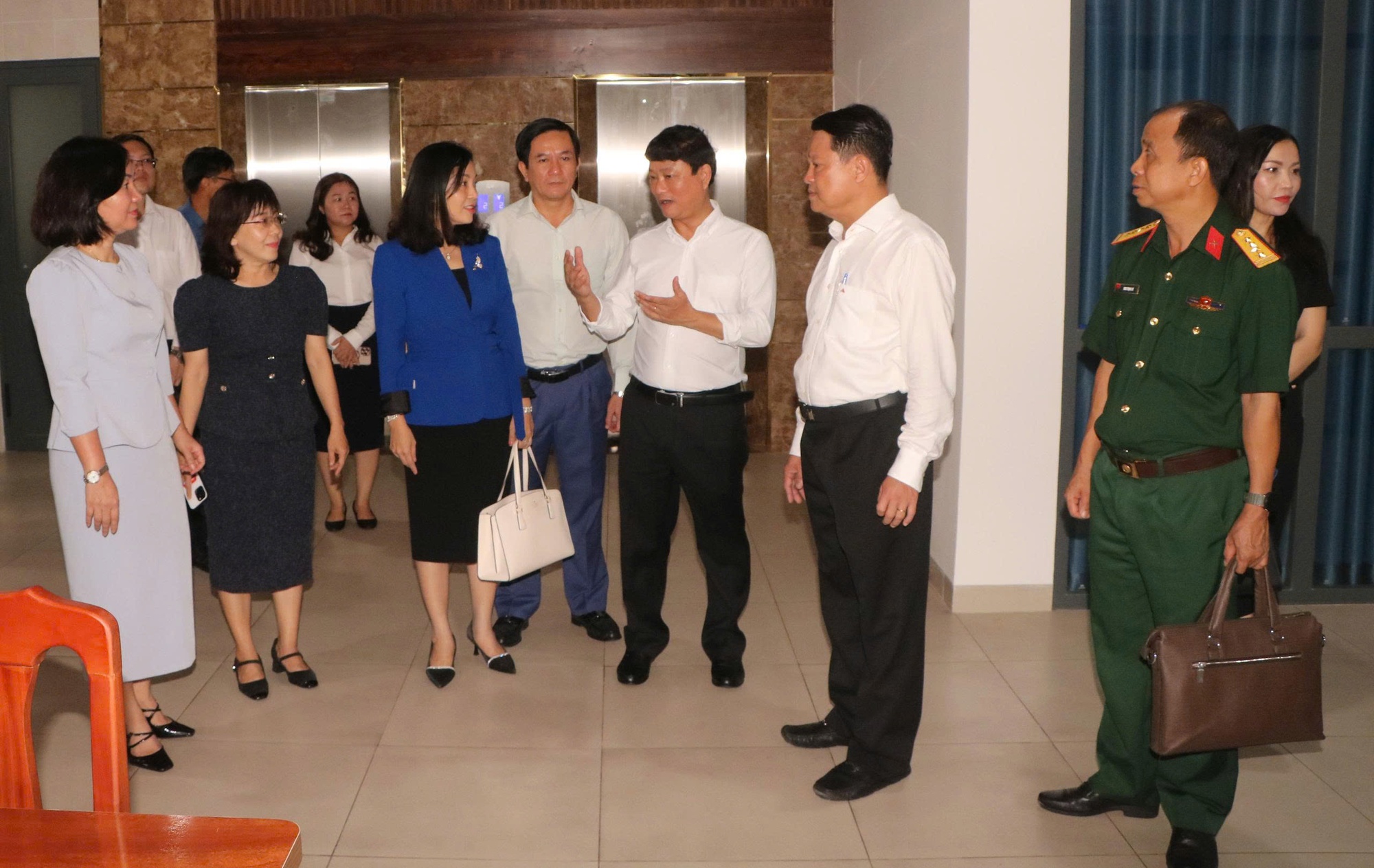 Chủ tịch UBND tỉnh Bình Dương ký công văn hỏa tốc về việc giải quyết hồ sơ sau sáp nhập- Ảnh 1. Chủ tịch UBND tỉnh Bình Dương ký công văn hỏa tốc về việc giải quyết hồ sơ sau sáp nhập- Ảnh 1.