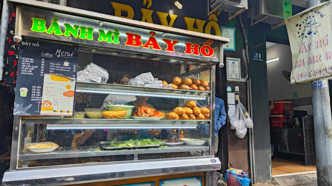 Ổ bánh mì, tô phở rục rịch tăng giá 2.000 – 5.000 đồng- Ảnh 2. Ổ bánh mì, tô phở rục rịch tăng giá 2.000 – 5.000 đồng- Ảnh 2.