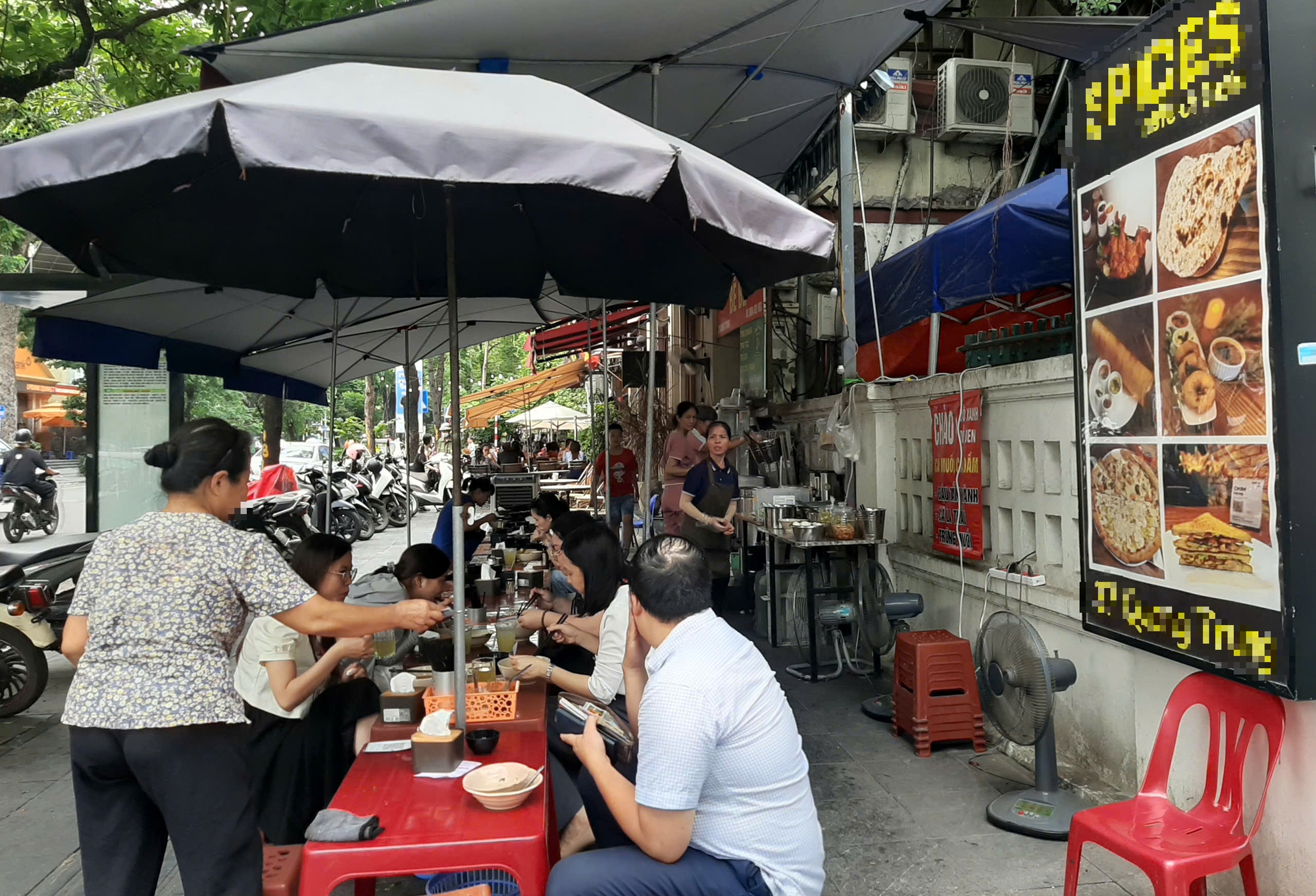 Hộ kinh doanh rục rịch tăng giá hàng hóa- Ảnh 1. Hộ kinh doanh rục rịch tăng giá hàng hóa- Ảnh 1.