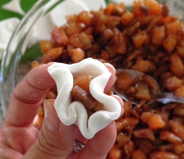 Khách Tây trầm trồ khi thưởng thức món ăn vừa mặn vừa ngọt của người Việt, nhận xét: "Nó rất đặc biệt!"- Ảnh 3.