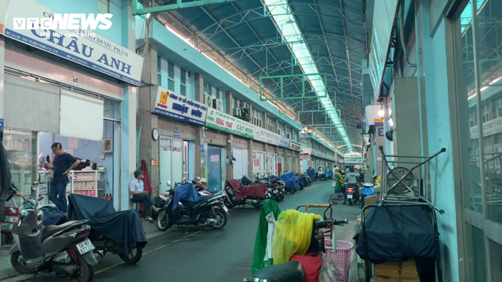 Chợ thuốc sỉ TP.HCM lâm vào cảnh đìu hiu chưa từng thấy- Ảnh 1. Chợ thuốc sỉ TP.HCM lâm vào cảnh đìu hiu chưa từng thấy- Ảnh 1.