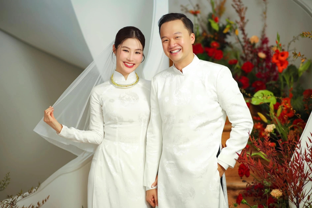 Sao nữ Vbiz được cầu hôn ở độ cao 900m: Từng rạn nứt vì yêu xa, giữ kín 1 thông tin trong suốt 7 tháng- Ảnh 4. Sao nữ Vbiz được cầu hôn ở độ cao 900m: Từng rạn nứt vì yêu xa, giữ kín 1 thông tin trong suốt 7 tháng- Ảnh 4.