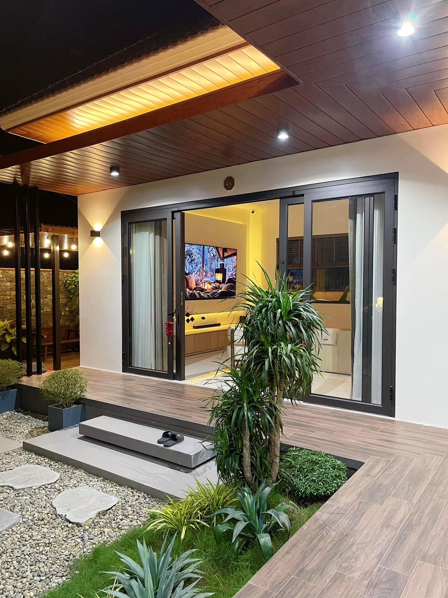 Cặp vợ chồng trẻ xây nhà hướng Tây vẫn mát mẻ nhờ 1 chiêu đơn giản, tổ ấm rộng 300m2 đẹp như resort nghỉ dưỡng lại xuất phát từ một bản mẫu free trên mạng- Ảnh 21. Cặp vợ chồng trẻ xây nhà hướng Tây vẫn mát mẻ nhờ 1 chiêu đơn giản, tổ ấm rộng 300m2 đẹp như resort nghỉ dưỡng lại xuất phát từ một bản mẫu free trên mạng- Ảnh 21.