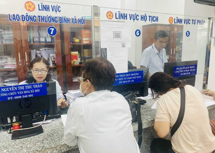 UBND TP HCM kiến nghị tăng thêm lãnh đạo cấp phường, xã mới- Ảnh 1. UBND TP HCM kiến nghị tăng thêm lãnh đạo cấp phường, xã mới- Ảnh 1.