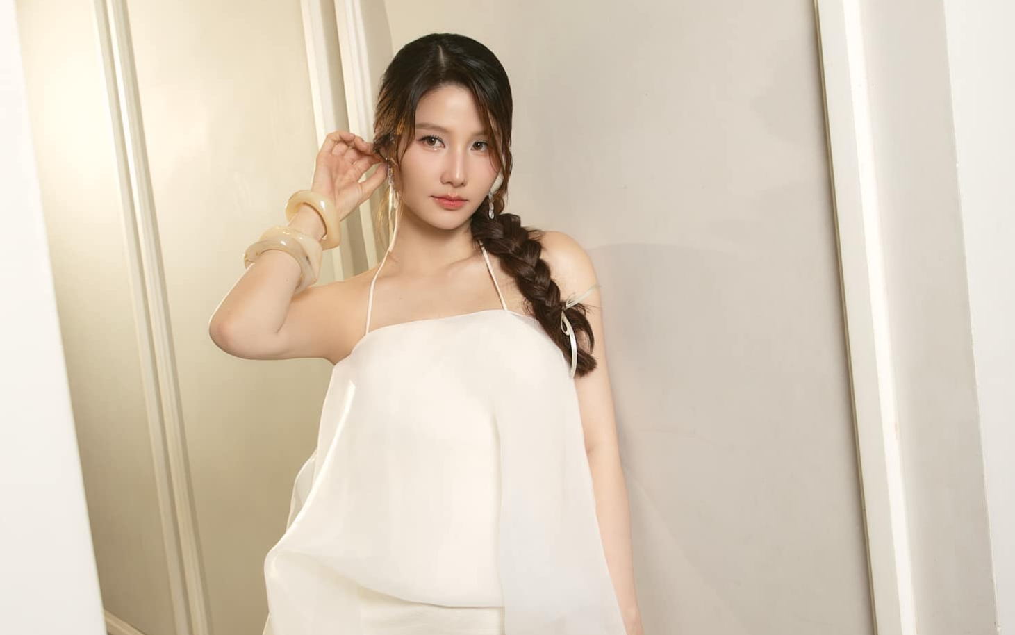 Sao nữ Vbiz được cầu hôn ở độ cao 900m: Từng rạn nứt vì yêu xa, giữ kín 1 thông tin trong suốt 7 tháng- Ảnh 2. Sao nữ Vbiz được cầu hôn ở độ cao 900m: Từng rạn nứt vì yêu xa, giữ kín 1 thông tin trong suốt 7 tháng- Ảnh 2.