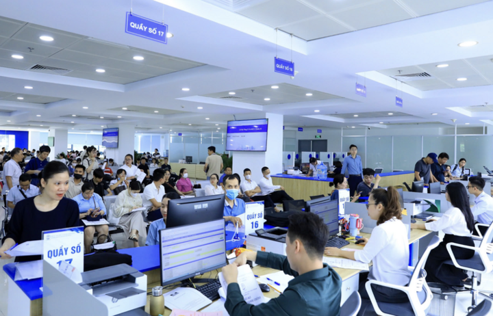 Hà Nội chi gần 47 tỷ đồng trả chế độ cho 40 cán bộ nghỉ việc khi tinh gọn bộ máy- Ảnh 1. Hà Nội chi gần 47 tỷ đồng trả chế độ cho 40 cán bộ nghỉ việc khi tinh gọn bộ máy- Ảnh 1.