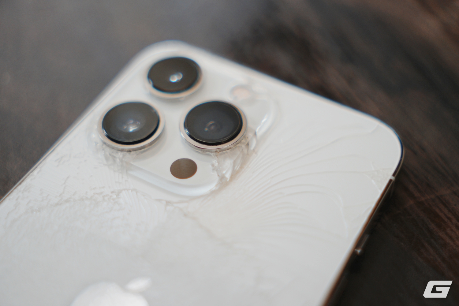 iPhone 13 Pro sau 2 năm: Mặt lưng vỡ nát, pin còn 82%, không muốn lên đời nhưng có thể phải nghĩ lại vì iOS 26- Ảnh 5. iPhone 13 Pro sau 2 năm: Mặt lưng vỡ nát, pin còn 82%, không muốn lên đời nhưng có thể phải nghĩ lại vì iOS 26- Ảnh 5.