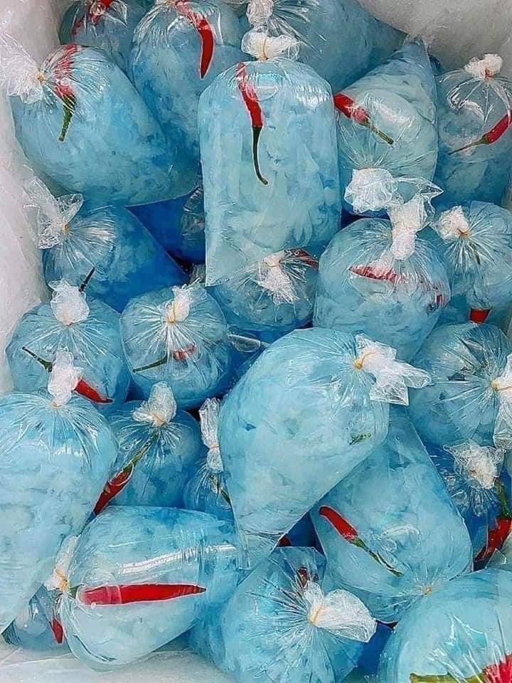 Mỗi vùng đất đều có một món ăn không-lẫn-vào-đâu-được khiến người ta muốn quay lại để thưởng thức: Với Huế khi hè đến, là món "thạch pha lê" trong veo này!- Ảnh 1. Mỗi vùng đất đều có một món ăn không-lẫn-vào-đâu-được khiến người ta muốn quay lại để thưởng thức: Với Huế khi hè đến, là món "thạch pha lê" trong veo này!- Ảnh 1.