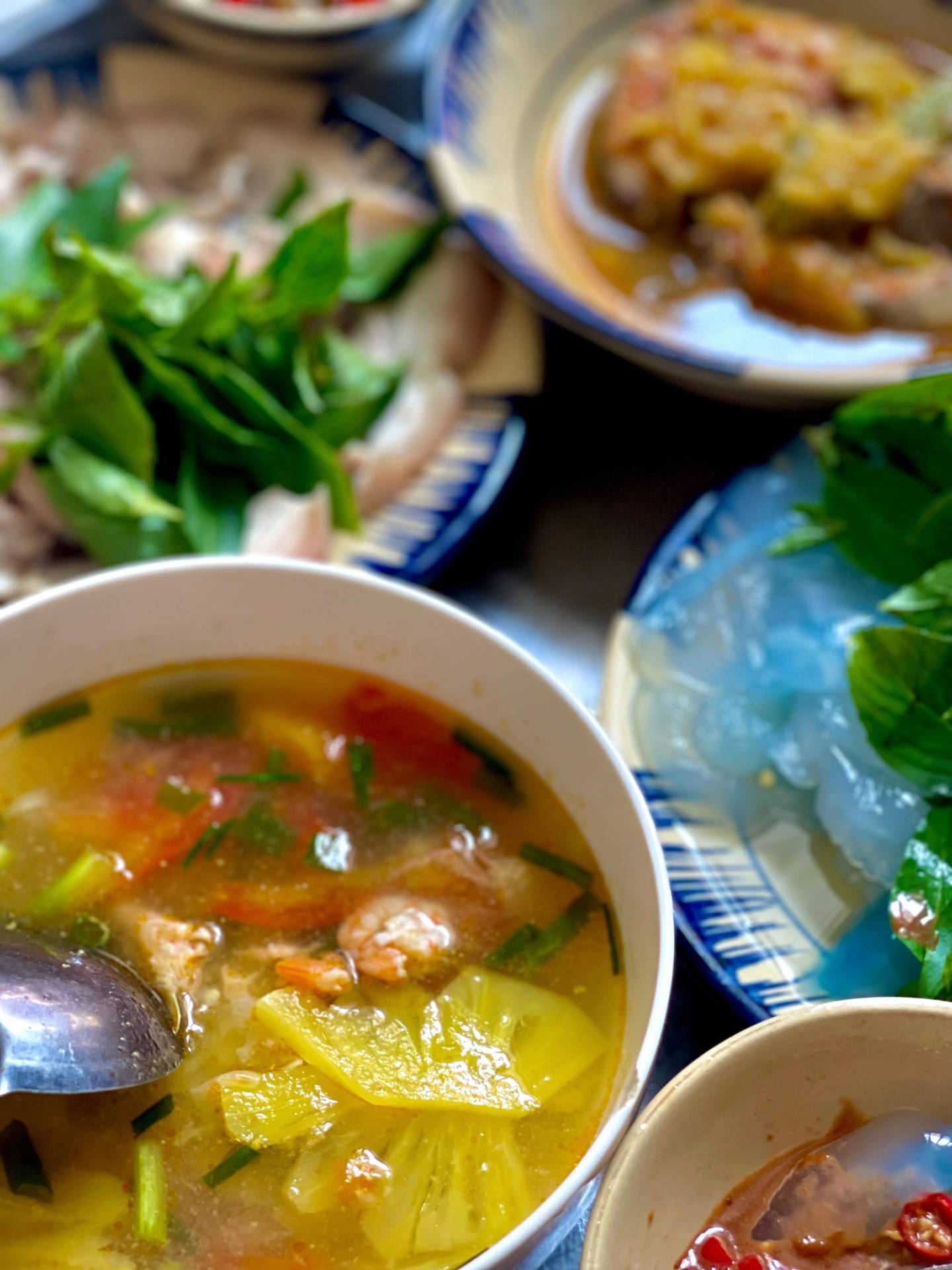 Mỗi vùng đất đều có một món ăn không-lẫn-vào-đâu-được khiến người ta muốn quay lại để thưởng thức: Với Huế khi hè đến, là món "thạch pha lê" trong veo này!- Ảnh 14. Mỗi vùng đất đều có một món ăn không-lẫn-vào-đâu-được khiến người ta muốn quay lại để thưởng thức: Với Huế khi hè đến, là món "thạch pha lê" trong veo này!- Ảnh 14.