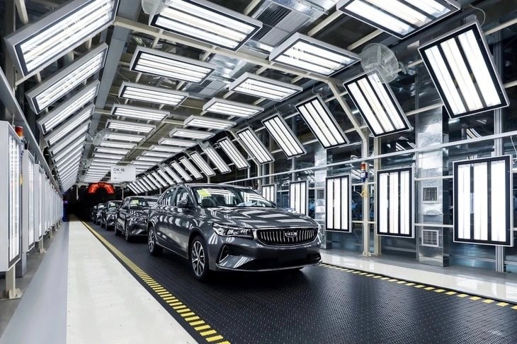 Tin 'sét đánh' từ Trung Quốc: Geely dừng xây nhà máy mới vì dư thừa ô tô, dự án 170 triệu USD tại Việt Nam cùng Tasco sẽ ra sao?- Ảnh 1. Tin 'sét đánh' từ Trung Quốc: Geely dừng xây nhà máy mới vì dư thừa ô tô, dự án 170 triệu USD tại Việt Nam cùng Tasco sẽ ra sao?- Ảnh 1.