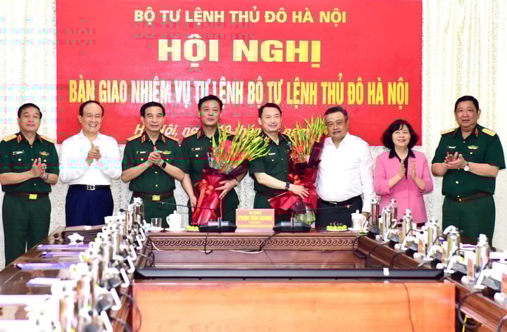 Thiếu tướng Đào Văn Nhận giữ chức Tư lệnh Bộ Tư lệnh Thủ đô Hà Nội- Ảnh 1. Thiếu tướng Đào Văn Nhận giữ chức Tư lệnh Bộ Tư lệnh Thủ đô Hà Nội- Ảnh 1.