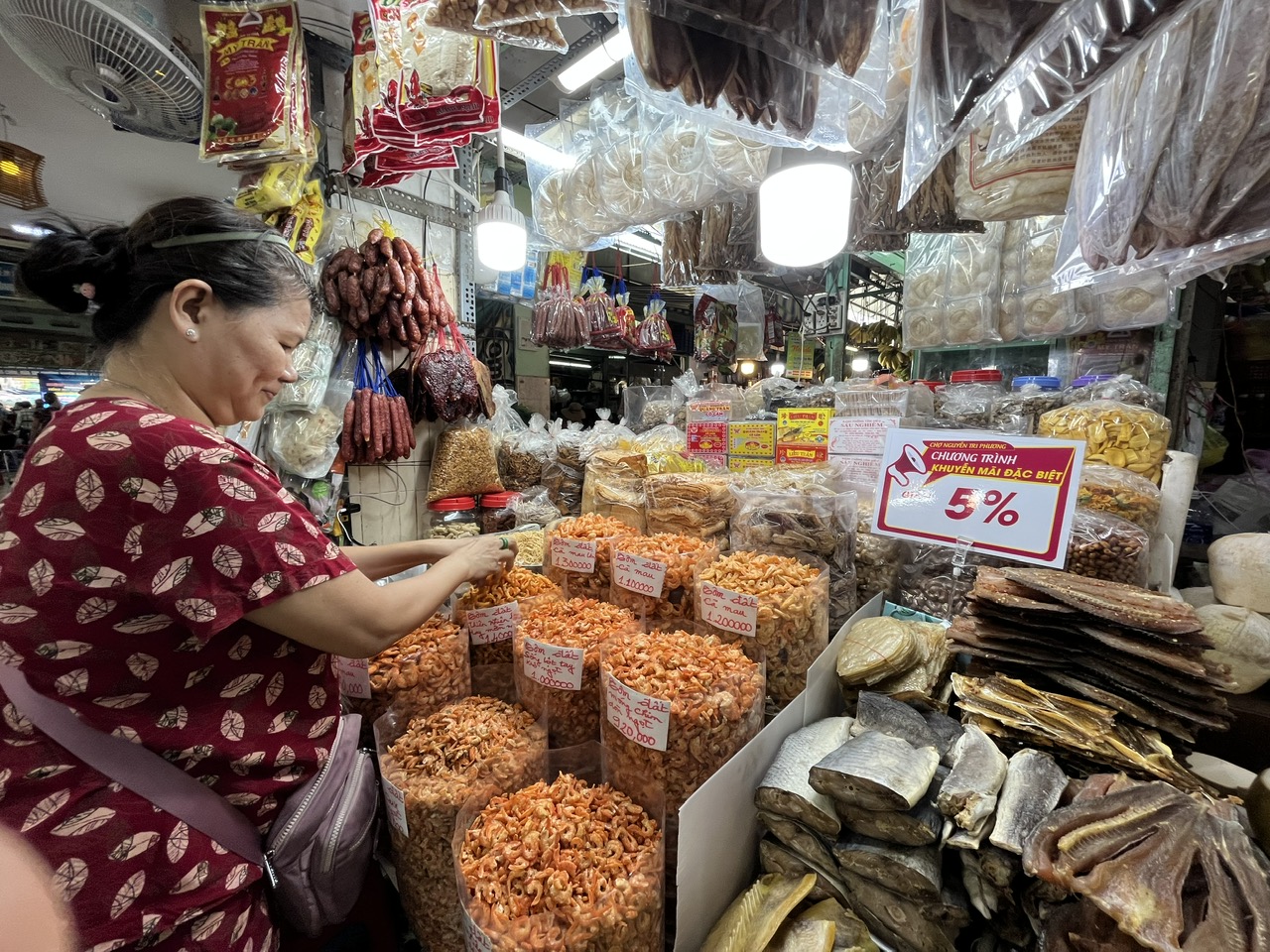 TP HCM: Hỗ trợ tiểu thương chợ dân sinh triển khai hóa đơn điện tử- Ảnh 1. TP HCM: Hỗ trợ tiểu thương chợ dân sinh triển khai hóa đơn điện tử- Ảnh 1.