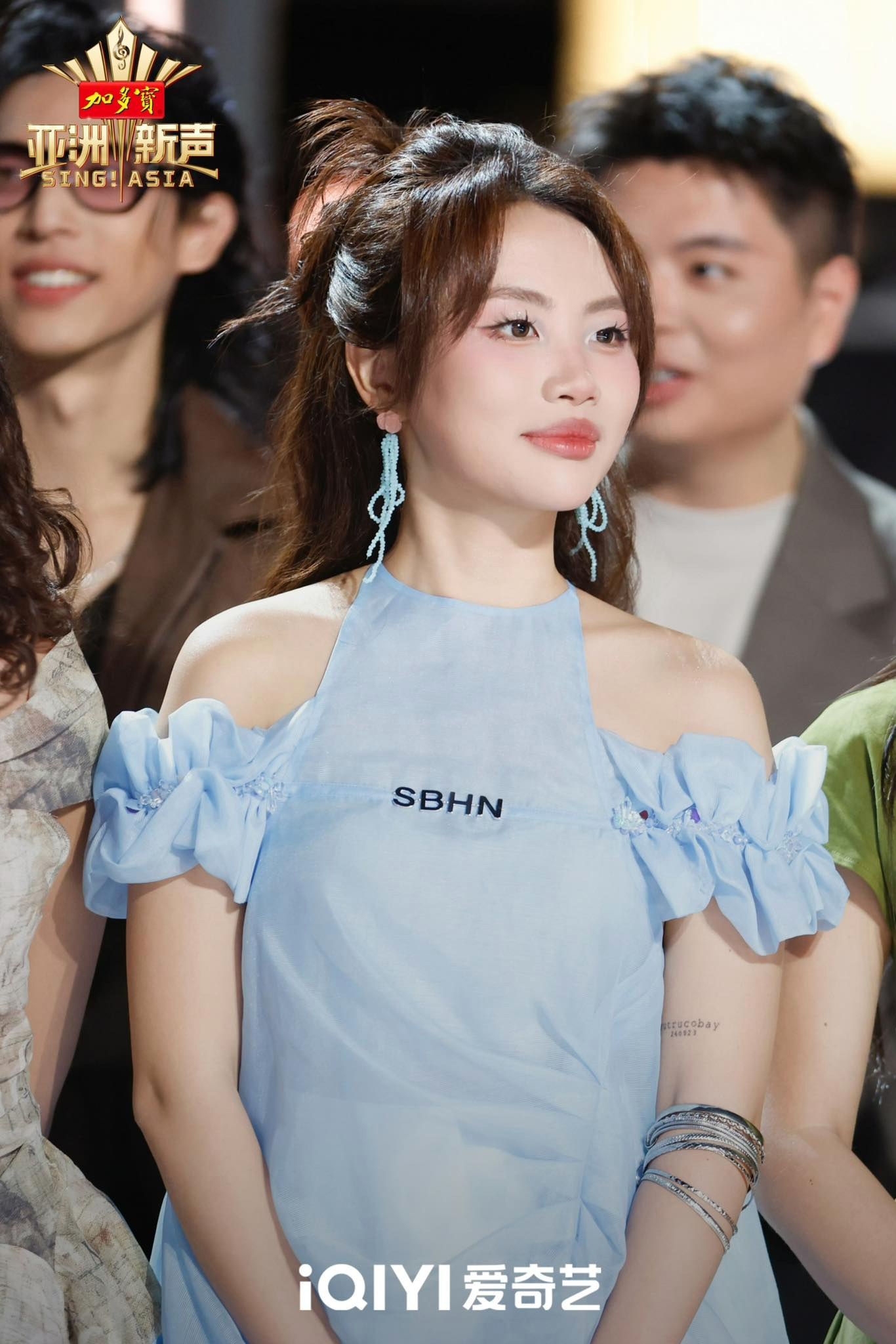 Phương Mỹ Chi có đang bị Tô Hữu Bằng và Trương Lương Dĩnh chèn ép ở show Trung Quốc?- Ảnh 2. Phương Mỹ Chi có đang bị Tô Hữu Bằng và Trương Lương Dĩnh chèn ép ở show Trung Quốc?- Ảnh 2.