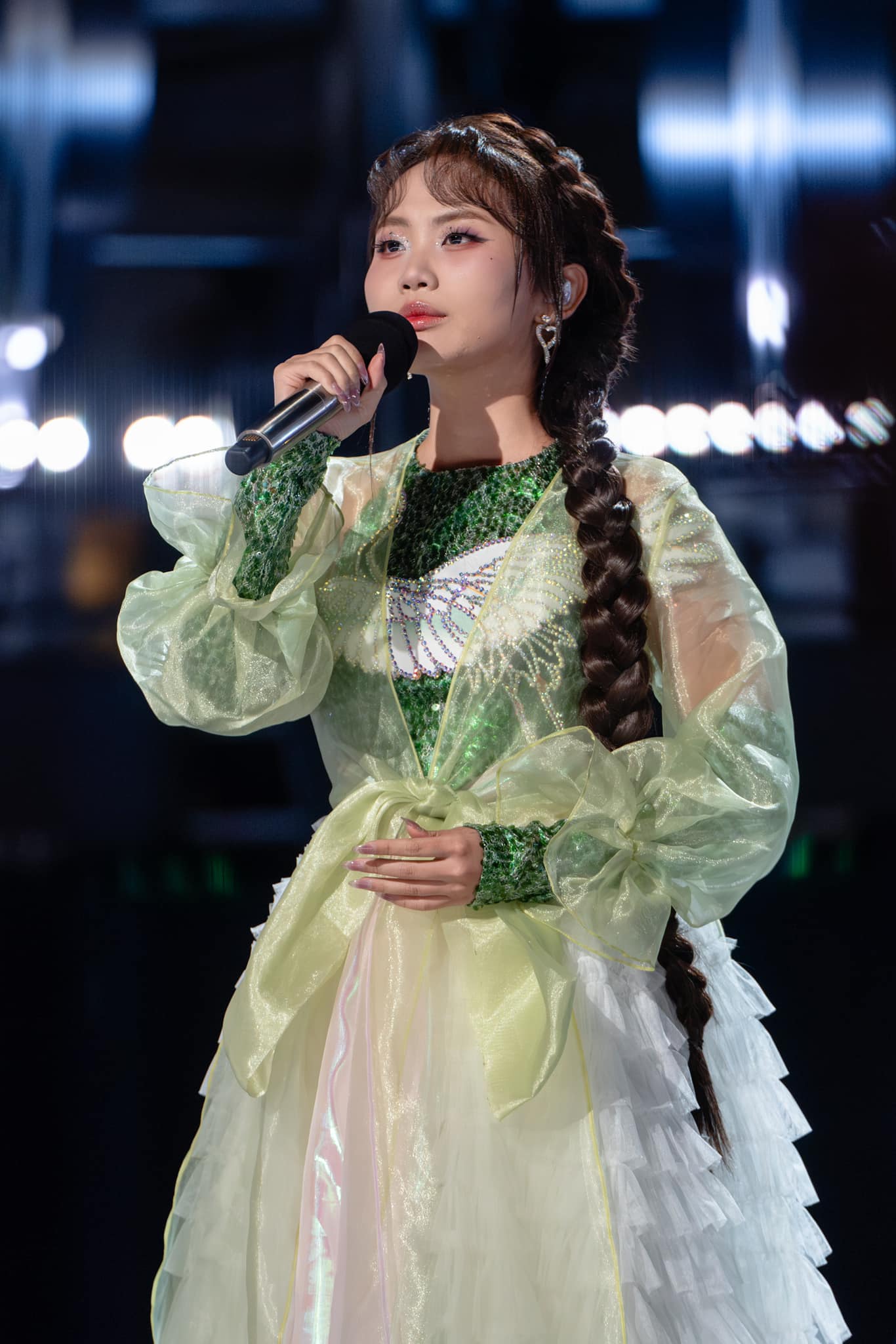 Phương Mỹ Chi có đang bị Tô Hữu Bằng và Trương Lương Dĩnh chèn ép ở show Trung Quốc?- Ảnh 3. Phương Mỹ Chi có đang bị Tô Hữu Bằng và Trương Lương Dĩnh chèn ép ở show Trung Quốc?- Ảnh 3.