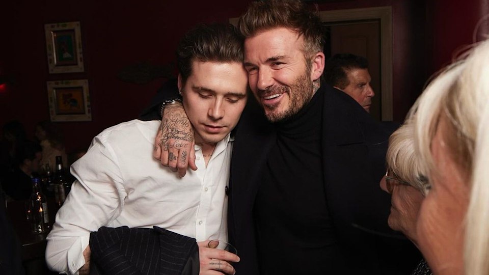 Căng rồi: Con trai cả nhà Beckham bị kiện giữa lúc drama nội bộ căng thẳng, bị đồn cắt đứt liên lạc với gia đình- Ảnh 2. Căng rồi: Con trai cả nhà Beckham bị kiện giữa lúc drama nội bộ căng thẳng, bị đồn cắt đứt liên lạc với gia đình- Ảnh 2.