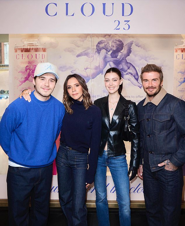 Căng rồi: Con trai cả nhà Beckham bị kiện giữa lúc drama nội bộ căng thẳng, bị đồn cắt đứt liên lạc với gia đình- Ảnh 3. Căng rồi: Con trai cả nhà Beckham bị kiện giữa lúc drama nội bộ căng thẳng, bị đồn cắt đứt liên lạc với gia đình- Ảnh 3.
