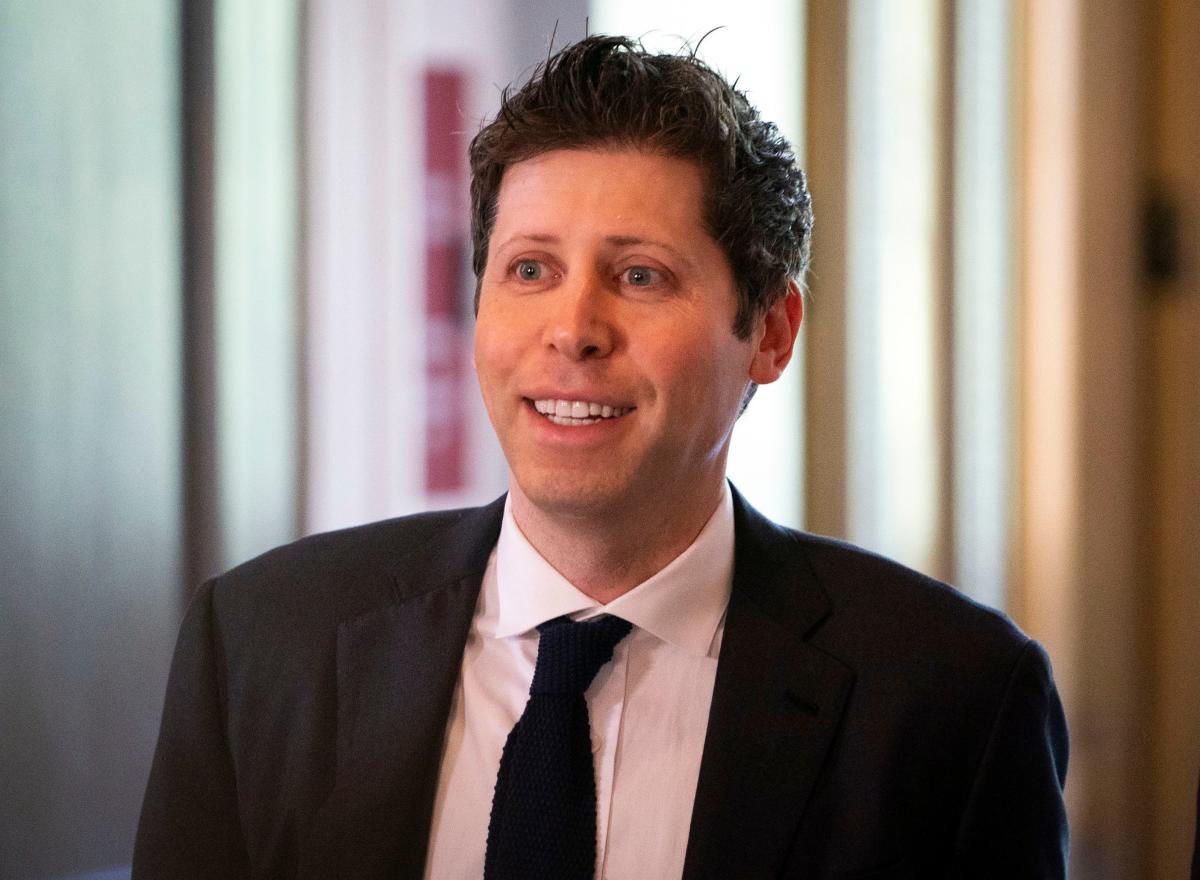 CEO OpenAI Sam Altman: Mỗi truy vấn ChatGPT chỉ tốn khoảng "1/15 thìa cafe nước"- Ảnh 1. CEO OpenAI Sam Altman: Mỗi truy vấn ChatGPT chỉ tốn khoảng "1/15 thìa cafe nước"- Ảnh 1.