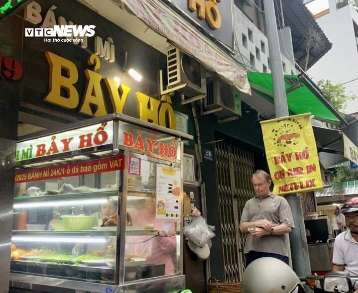 Bún, phở, bánh mỳ đồng loạt tăng giá: Chủ quán 'đổ tội' do thuế- Ảnh 1. Bún, phở, bánh mỳ đồng loạt tăng giá: Chủ quán 'đổ tội' do thuế- Ảnh 1.