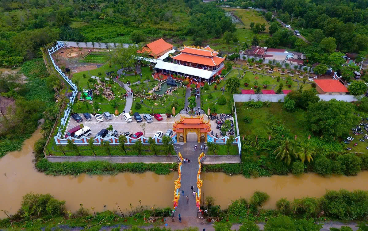 Nam nghệ sĩ sở hữu 7.000 m2 đất quận 9 và mối tình với cháu danh ca Thái Châu- Ảnh 2. Nam nghệ sĩ sở hữu 7.000 m2 đất quận 9 và mối tình với cháu danh ca Thái Châu- Ảnh 2.