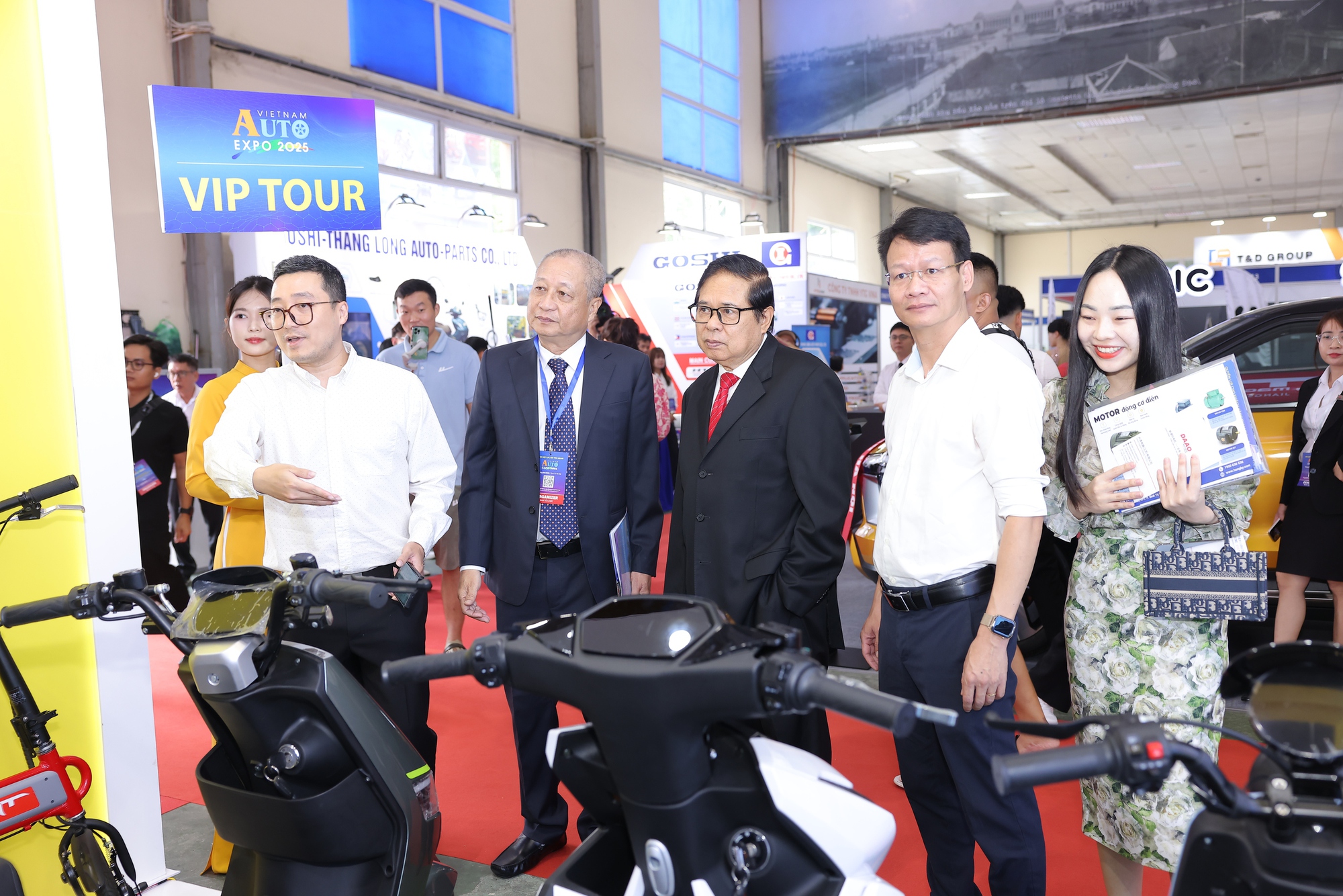 Gần 200 doanh nghiệp tham gia Vietnam AutoExpo 2025: Đòn bẩy thần tốc cho công nghiệp ô tô Việt- Ảnh 3. Gần 200 doanh nghiệp tham gia Vietnam AutoExpo 2025: Đòn bẩy thần tốc cho công nghiệp ô tô Việt- Ảnh 3.