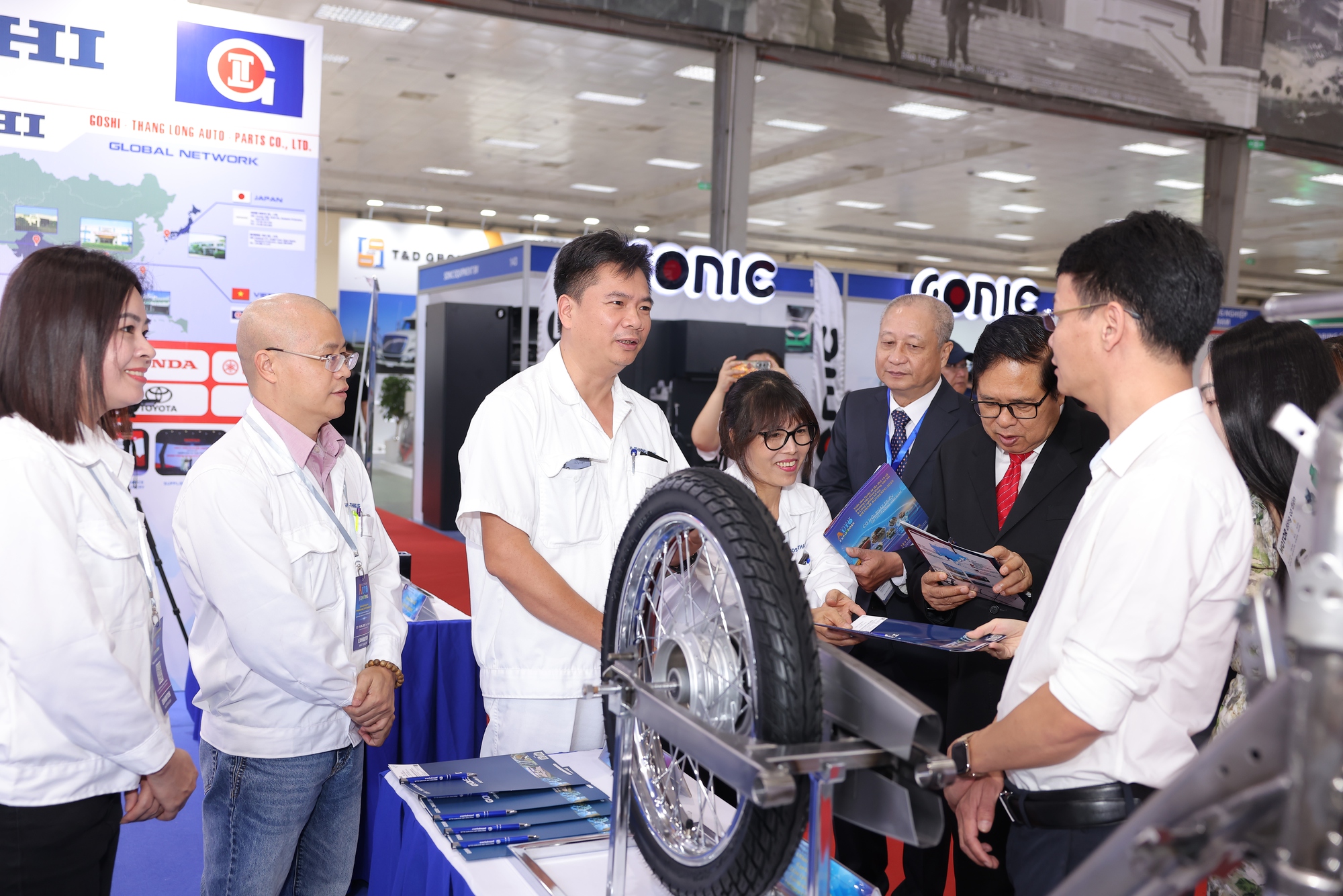 Gần 200 doanh nghiệp tham gia Vietnam AutoExpo 2025: Đòn bẩy thần tốc cho công nghiệp ô tô Việt- Ảnh 1. Gần 200 doanh nghiệp tham gia Vietnam AutoExpo 2025: Đòn bẩy thần tốc cho công nghiệp ô tô Việt- Ảnh 1.