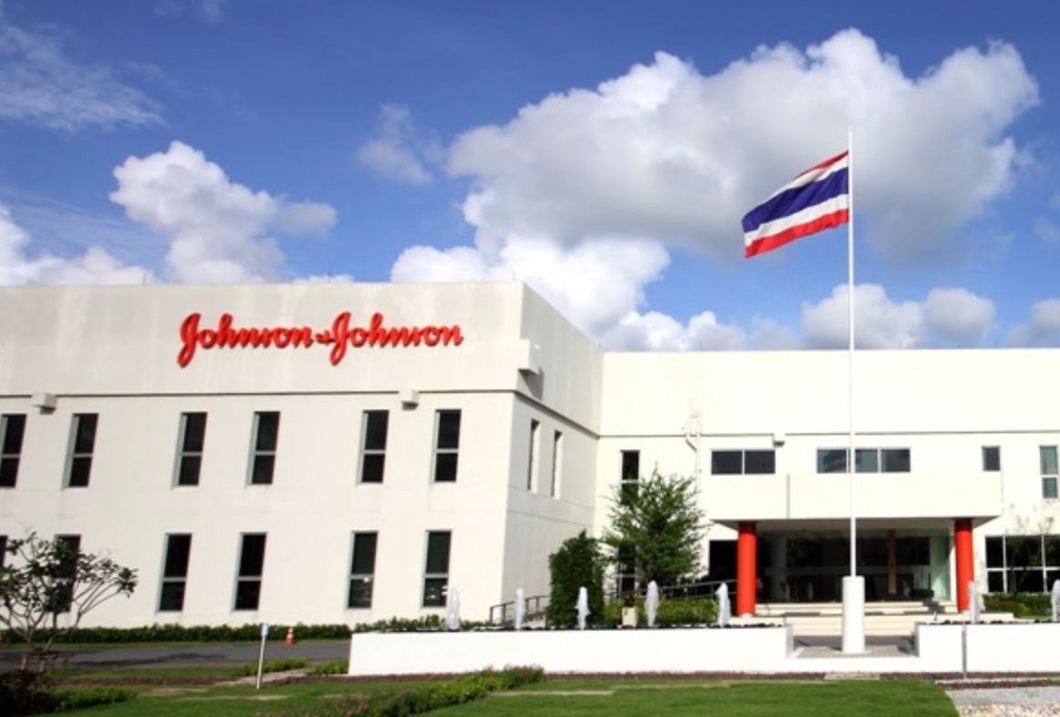 Johnson & Johnson - Cuộc tái sinh sau scandal phấn rôm: Câu chuyện quản trị khủng hoảng tạo bước ngoặt lịch sử- Ảnh 2. Johnson & Johnson - Cuộc tái sinh sau scandal phấn rôm: Câu chuyện quản trị khủng hoảng tạo bước ngoặt lịch sử- Ảnh 2.