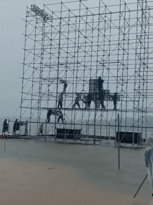 NÓNG: Sân khấu Chung kết Hoa hậu Việt Nam 2024 tại Huế bị tháo dỡ, cảnh tượng hiện tại gây hoang mang- Ảnh 1.