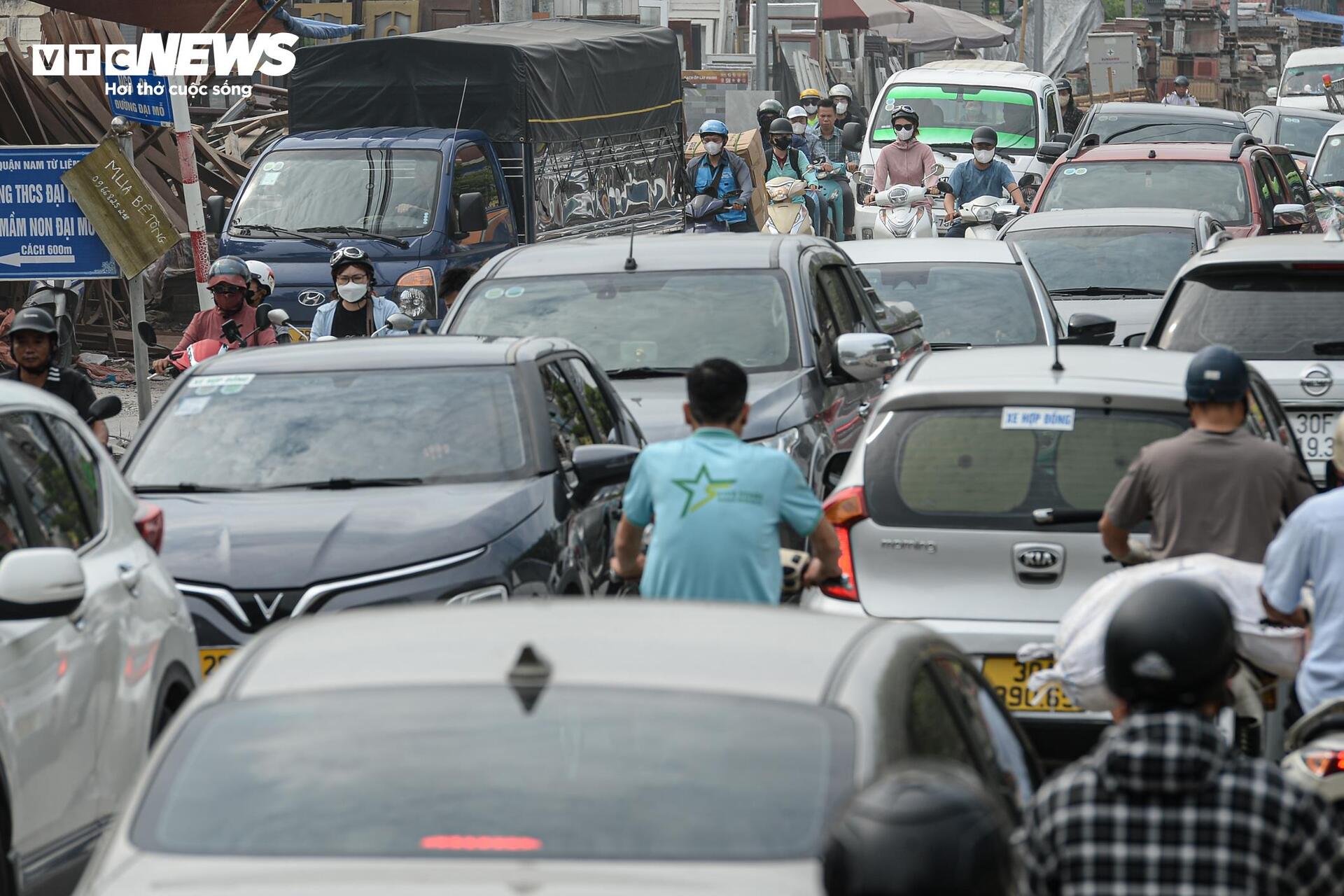 Đường hơn 2km ở Hà Nội làm gần một thập kỷ chưa xong- Ảnh 3. Đường hơn 2km ở Hà Nội làm gần một thập kỷ chưa xong- Ảnh 3.
