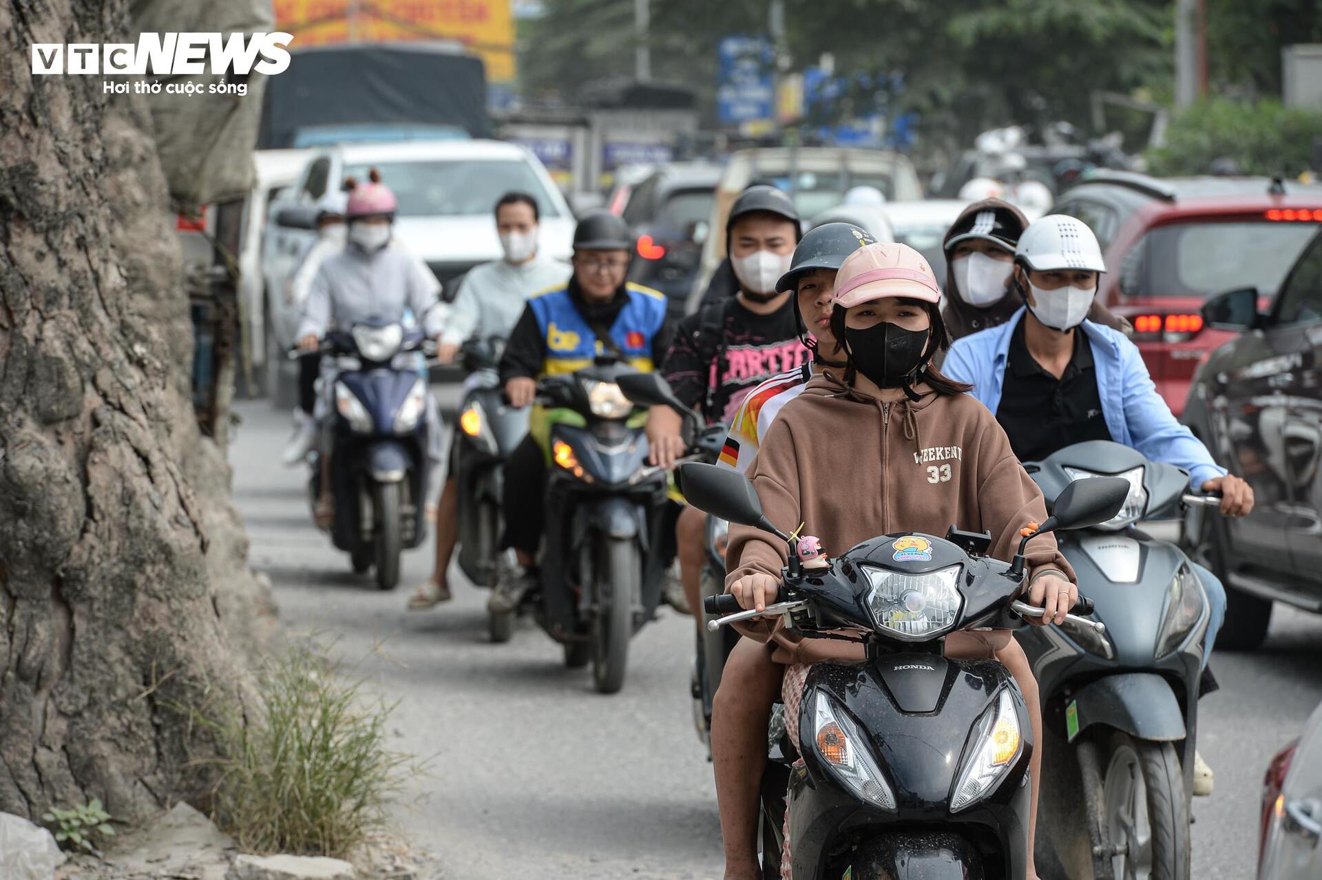 Đường hơn 2km ở Hà Nội làm gần một thập kỷ chưa xong- Ảnh 5. Đường hơn 2km ở Hà Nội làm gần một thập kỷ chưa xong- Ảnh 5.
