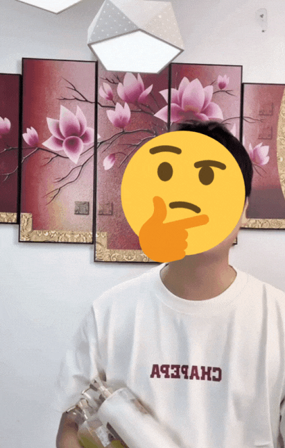 1 thành viên chủ chốt team Quang Linh Vlogs có động thái trở lại sau 3 tháng: Rưng rưng nước mắt- Ảnh 1. 1 thành viên chủ chốt team Quang Linh Vlogs có động thái trở lại sau 3 tháng: Rưng rưng nước mắt- Ảnh 1.
