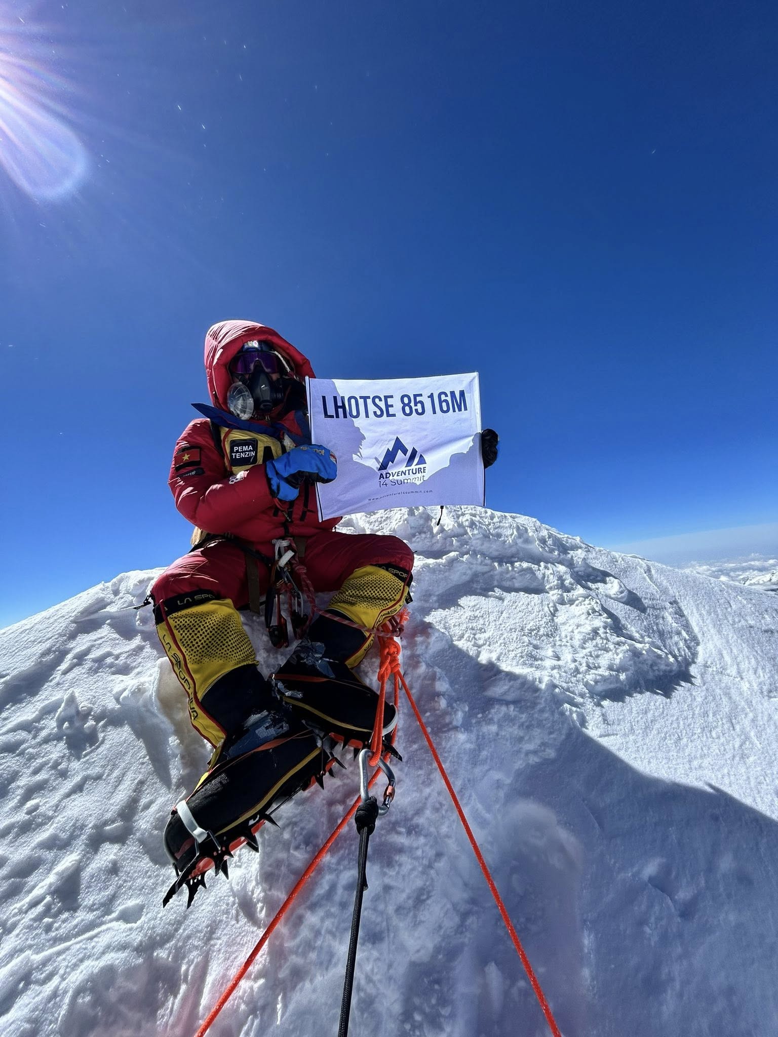 Chi hơn 2 tỷ đồng, 40 ngày mất kết nối - người Việt Nam lập kỳ tích ở Everest: “Tôi đã làm công tác tư tưởng với gia đình”- Ảnh 2. Chi hơn 2 tỷ đồng, 40 ngày mất kết nối - người Việt Nam lập kỳ tích ở Everest: “Tôi đã làm công tác tư tưởng với gia đình”- Ảnh 2.