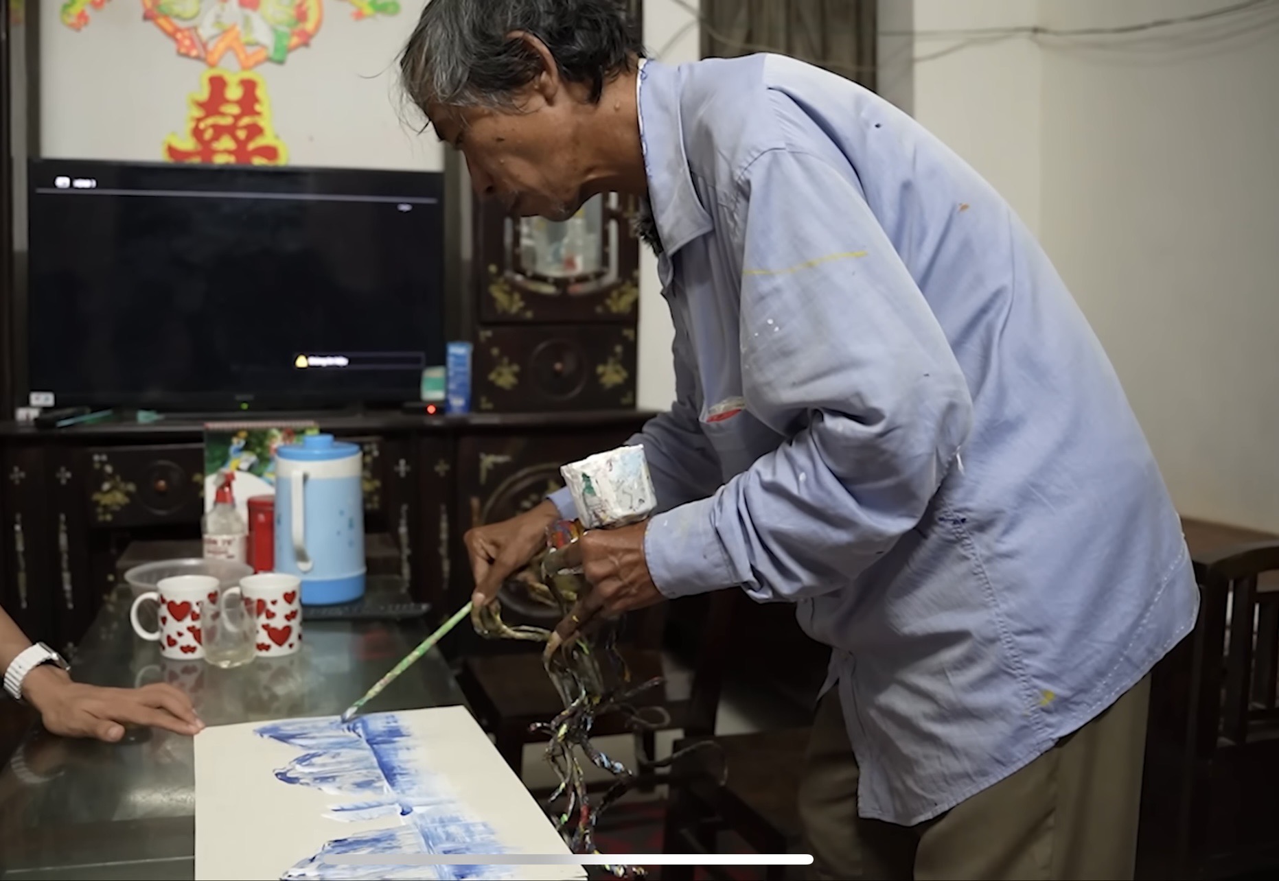 “Dị nhân” Nam Định nuôi móng tay 35 năm không cắt lên tiếng về thông tin muốn bán bộ móng với giá 7 tỷ- Ảnh 6. “Dị nhân” Nam Định nuôi móng tay 35 năm không cắt lên tiếng về thông tin muốn bán bộ móng với giá 7 tỷ- Ảnh 6.