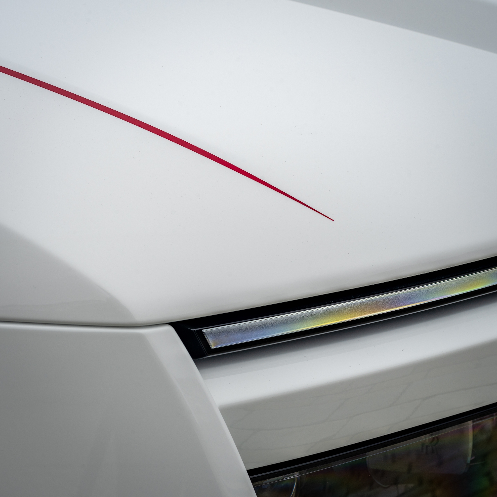 Mẹ tặng con gái Rolls-Royce Spectre hàng thửa với họa tiết hoa hồng thêu bằng kỹ thuật hoàn toàn mới- Ảnh 6. Mẹ tặng con gái Rolls-Royce Spectre hàng thửa với họa tiết hoa hồng thêu bằng kỹ thuật hoàn toàn mới- Ảnh 6.
